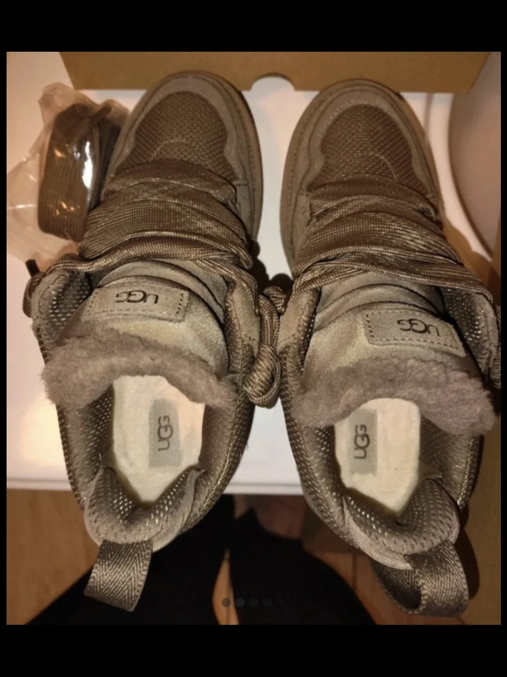 New UGG Womens Fur And Suede Sneaker Shoe In The Color Hickory Size 10